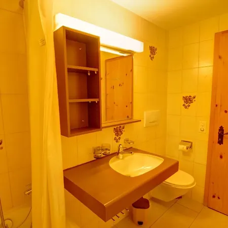 Chesa Munteratsch 2-zimmmerwohnung 205 Typ E Διαμέρισμα